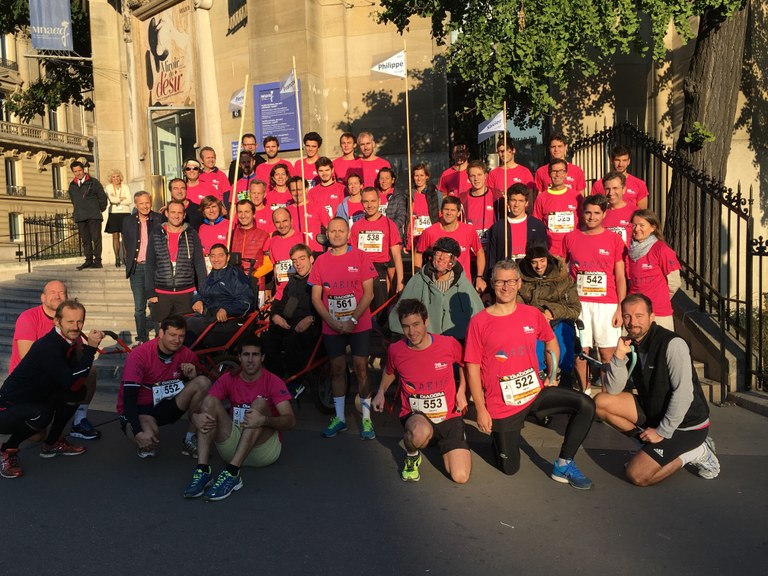 Équipe A.B.I.I.F. en tee-shirts roses aux 20 km de Paris, édition 2016