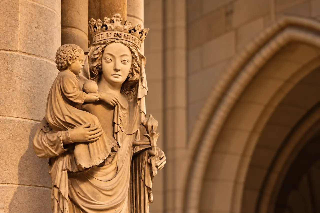 Notre-Dame du Pilier, la Vierge et l’Enfant